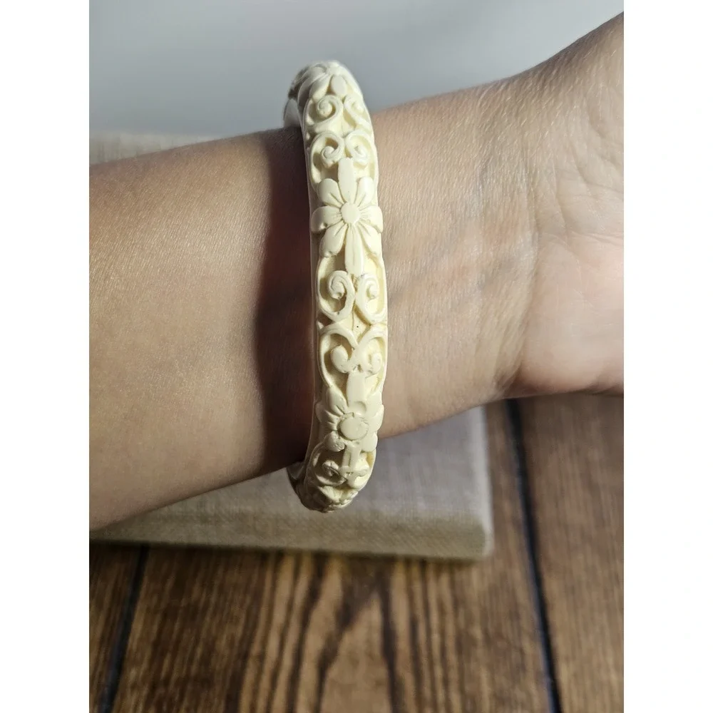 Vintage Cream Carved Floral Bangle Bracelet Mid Century Celluloid Style Resin